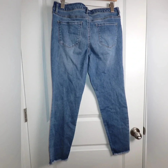 Crown & Ivy Raw Hem Skinny Jeans size 10R - Picture 4 of 6